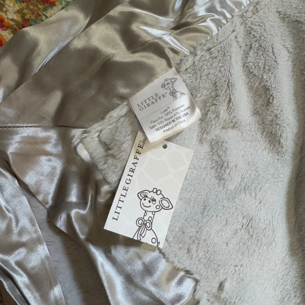 LUXURY BABY BUNDLE- baby blanket & lovey (BRAND NEW WITH TAGS) - retails $150 - Picture 5 of 14